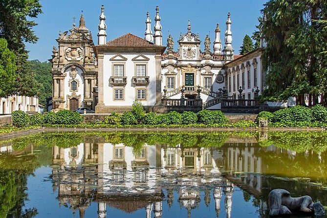 Tour to the Palace of Mateus and the Douro - Casa de Mateus Gardens: A palace stop with real purpose