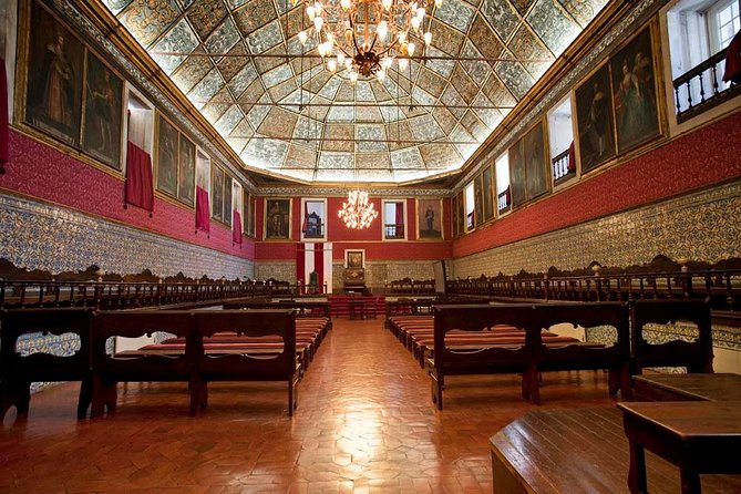 University of Coimbra guided tours without queue - Inside the University: School Hall and the Academic Core
