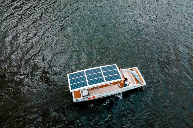 Valley of the Douro: Private Tour Electric Boat 1h With Wine Tasting - Adega de Favaios wine tasting: what’s included and how to enjoy it