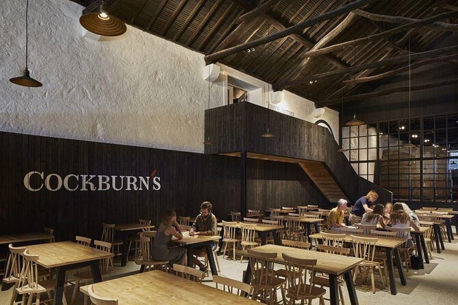 Visit Cockburn's cantine - The guided walk: coopers, oak casks, and how Port gets ready