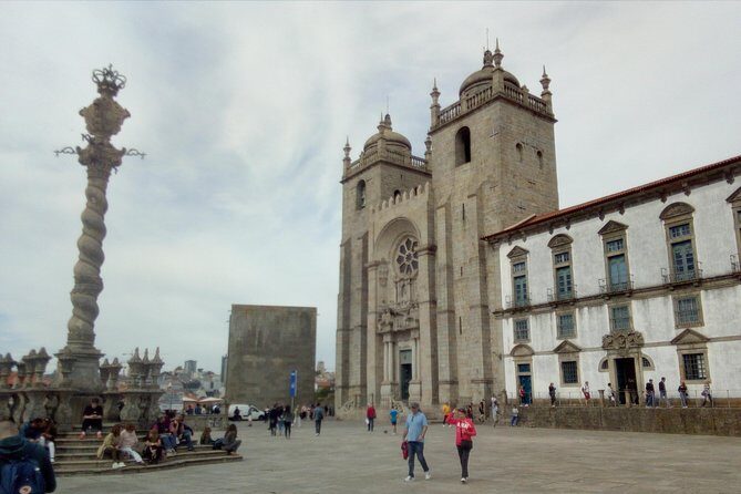 Walking & Hiking Through Porto - How the guide shapes your route through Porto’s old walls
