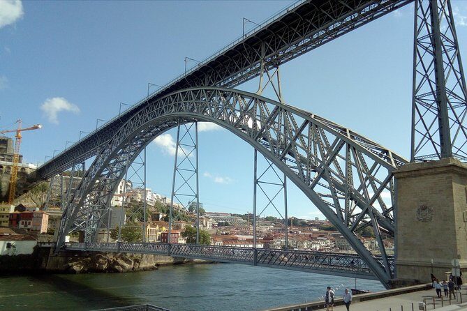 Walking & Hiking Through Porto - São Bento tiles and the tile trail through churches and facades